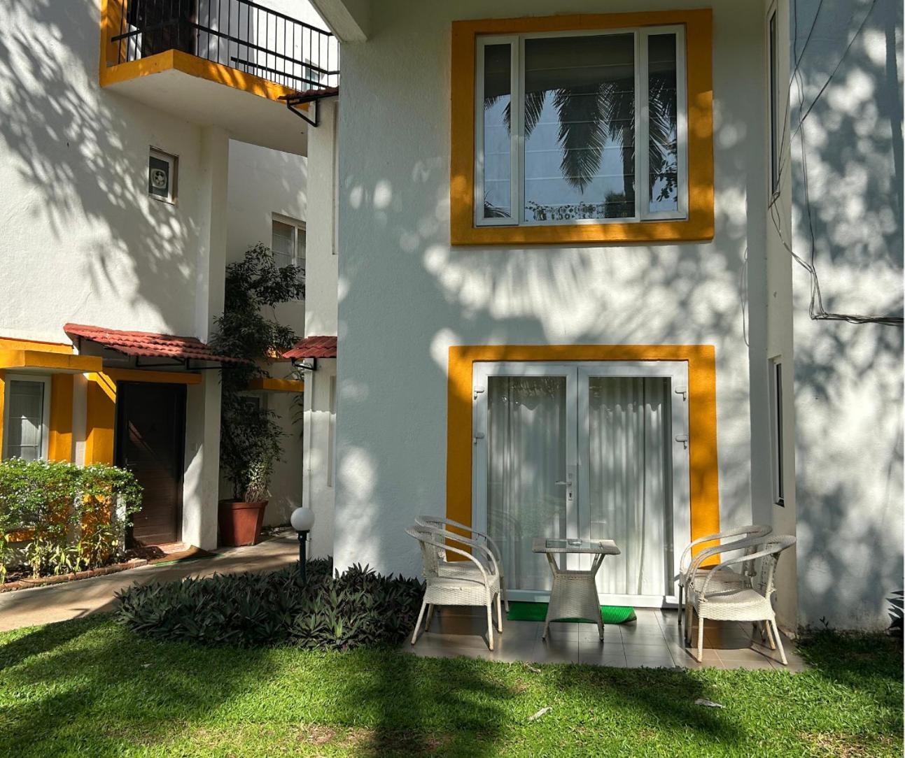 Jungle Hut-Annabelle'S Beach Apartments At Bernard Simao,Calangute,Goa Кандолим Екстериор снимка
